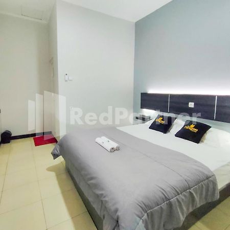 The Paragon Hotel Cilacap Redpartner Exterior foto