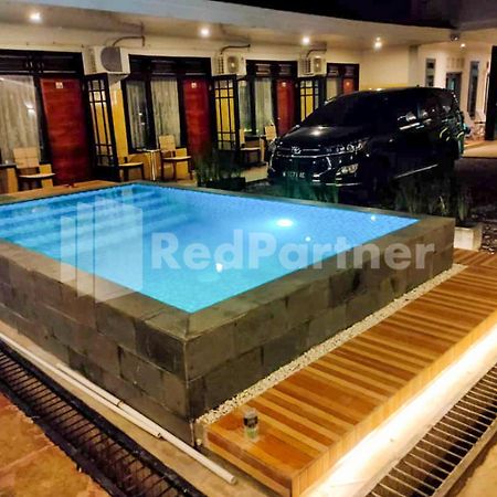 The Paragon Hotel Cilacap Redpartner Exterior foto
