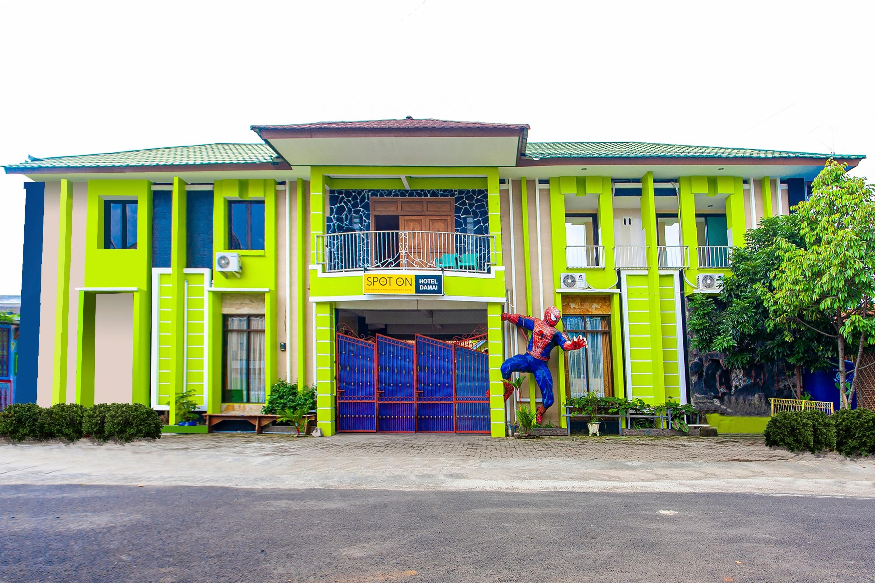 The Paragon Hotel Cilacap Redpartner Exterior foto